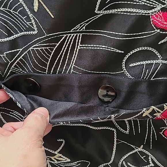 Chico's Black Silk Blend Jacket with Pink, White & Cream Embroidery size 1 - Picture 5 of 10